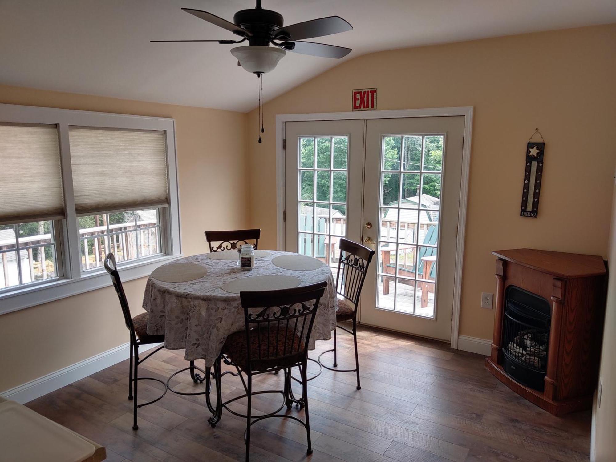 Maple Leaf Lodge Schroon Lake Εξωτερικό φωτογραφία